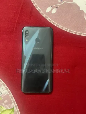 Samsung Galaxy A30 64 GB Black
