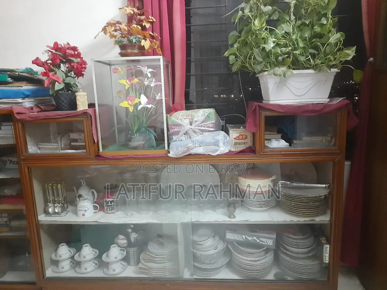 শোকেস (আসল সেগুন কাঠ) ৪ ফুট / ৬ ফুট