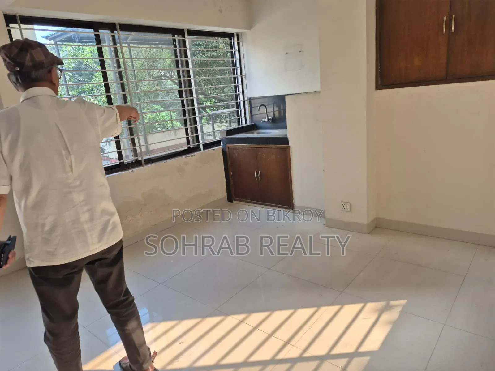 8bdrm House in Sohrab Realty, Baridhara for sale