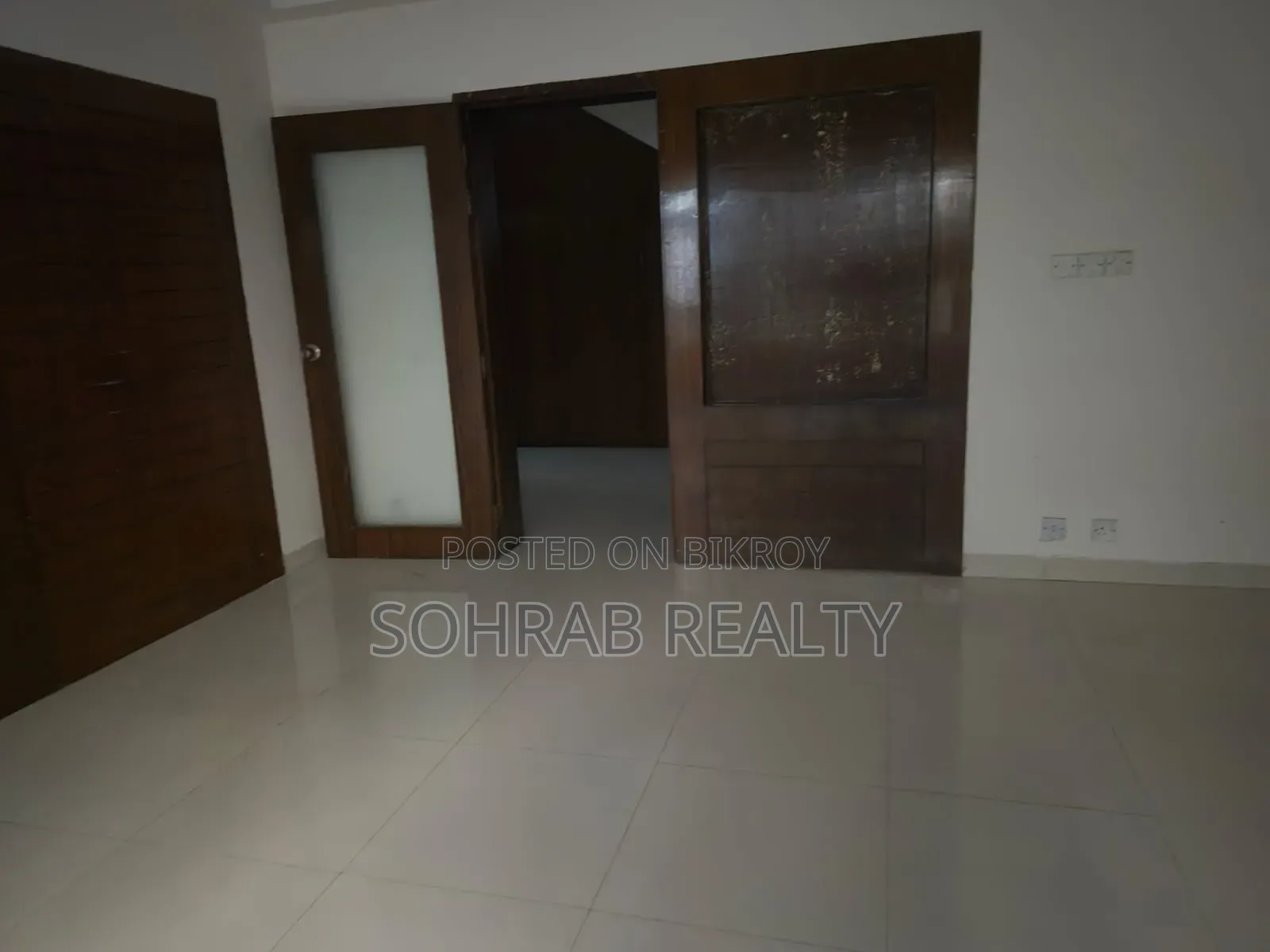 8bdrm House in Sohrab Realty, Baridhara for sale