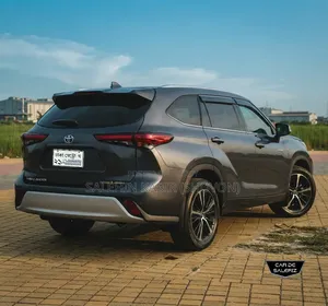 Toyota Highlander 2021 Gray