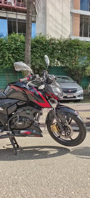 New TVS Apache RTR 160 4V 2022 Black