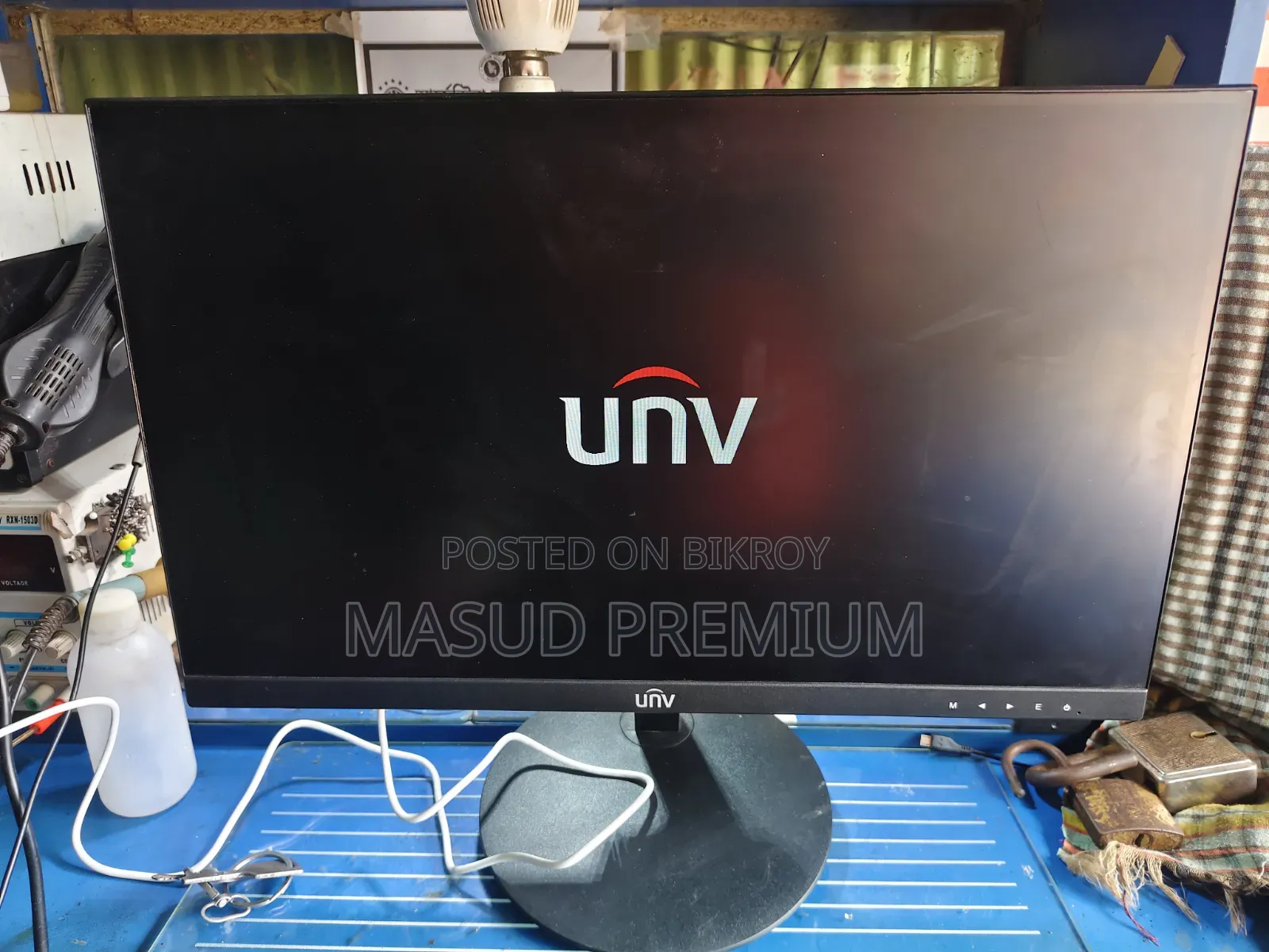 Borderless Monitor
