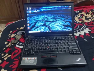 Laptop Lenovo ThinkPad T490s 4GB Intel Core i5 SSD 128GB