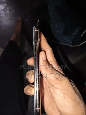 অ্যাপল আইফোন এক্সএস ৬৪ জিবি গোল্ড