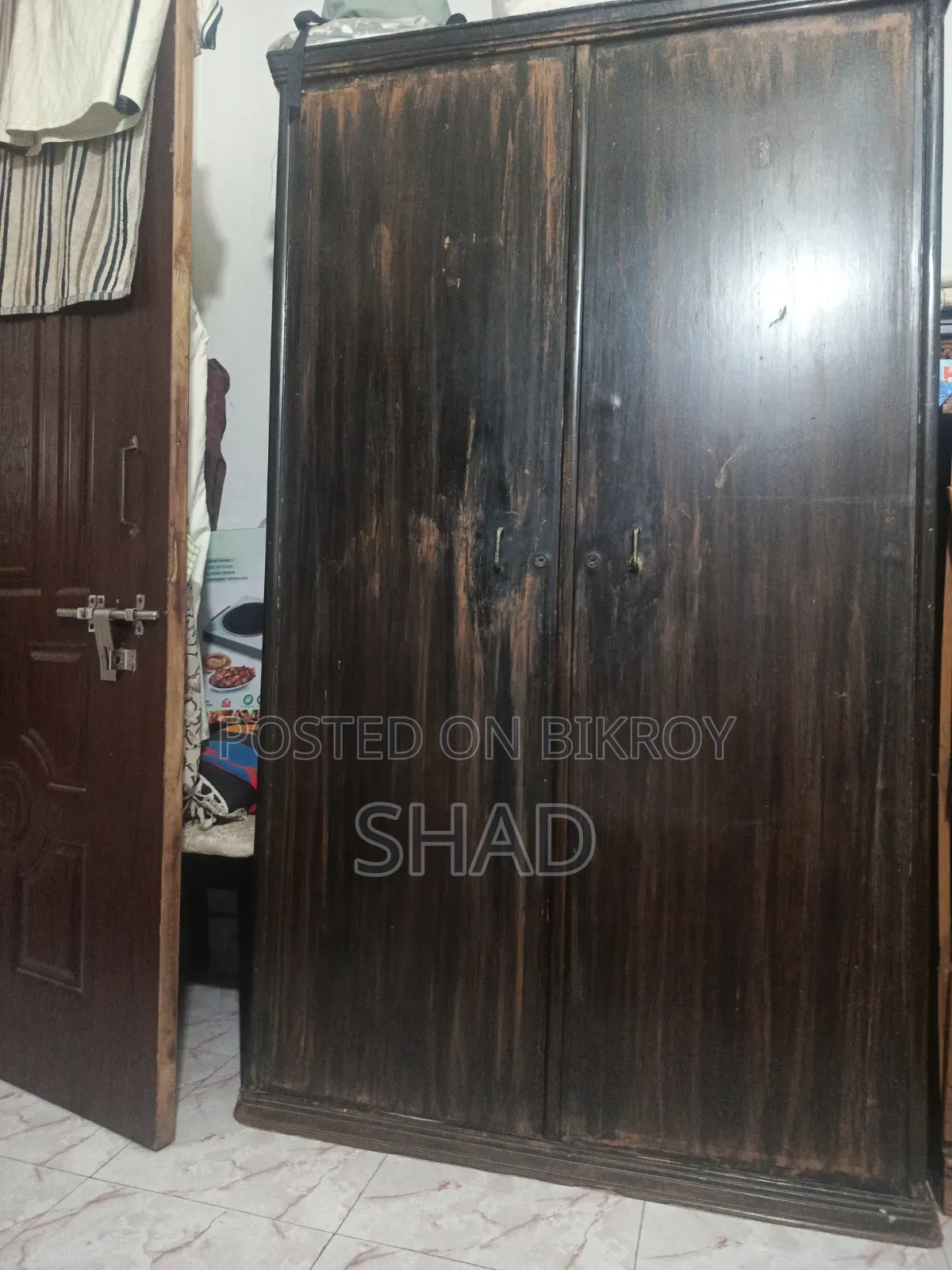 Used 2-Door Wooden Wardrobe / Almirah