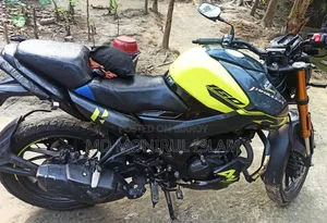 Hero Thriller 160R 4V 2025 Black