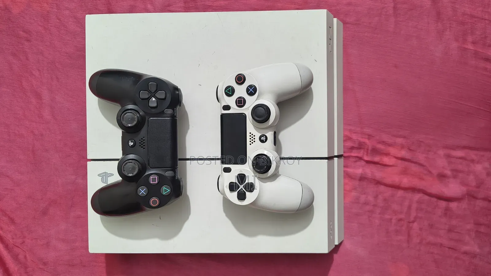 PS4 Fat 500GB White With 2 Controllers