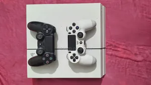 PS4 Fat 500GB White With 2 Controllers