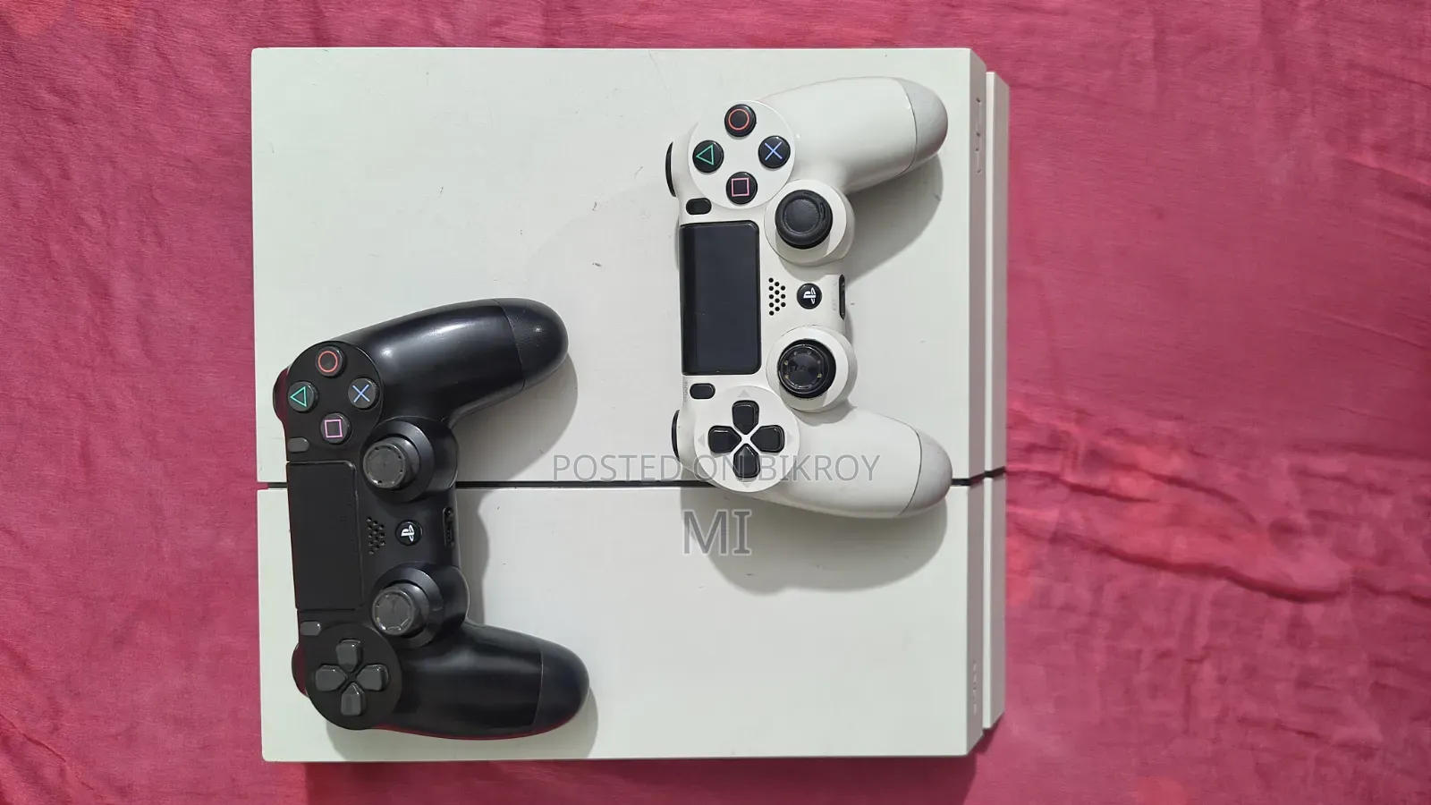 PS4 Fat 500GB White With 2 Controllers
