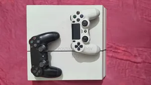 PS4 Fat 500GB White With 2 Controllers