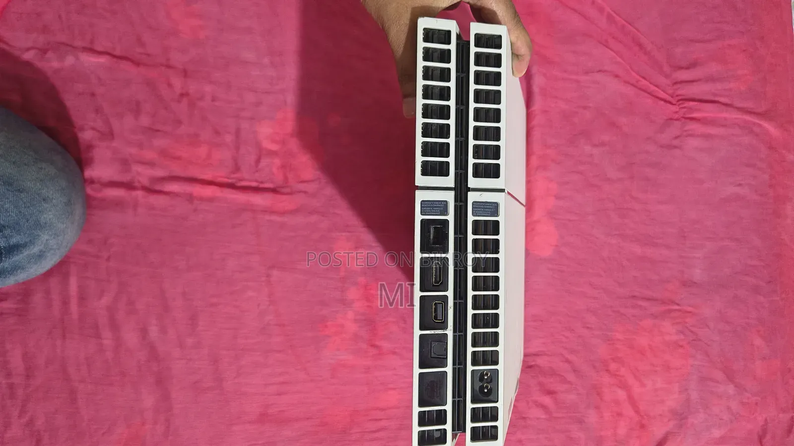 PS4 Fat 500GB White With 2 Controllers