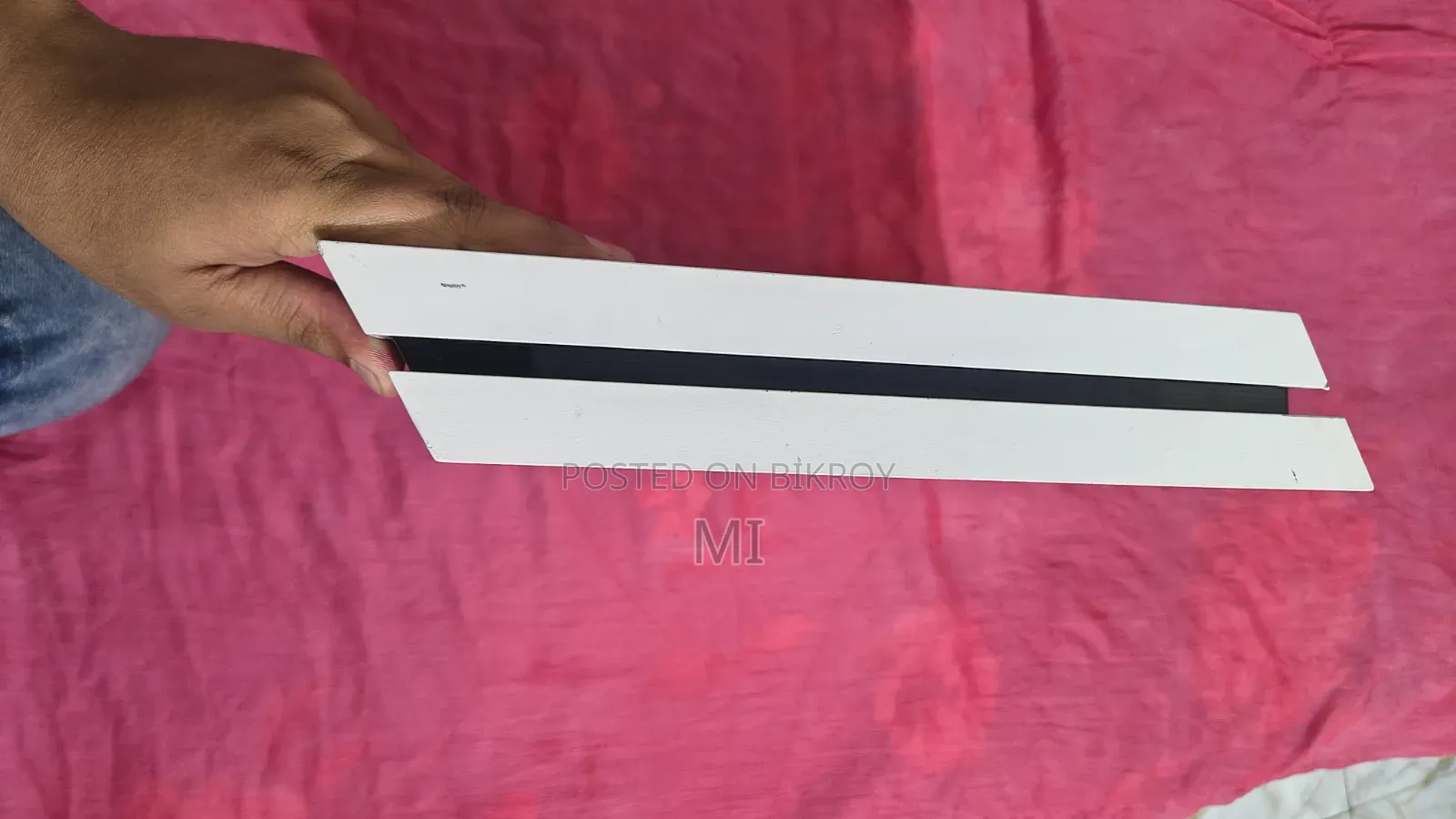 PS4 Fat 500GB White With 2 Controllers