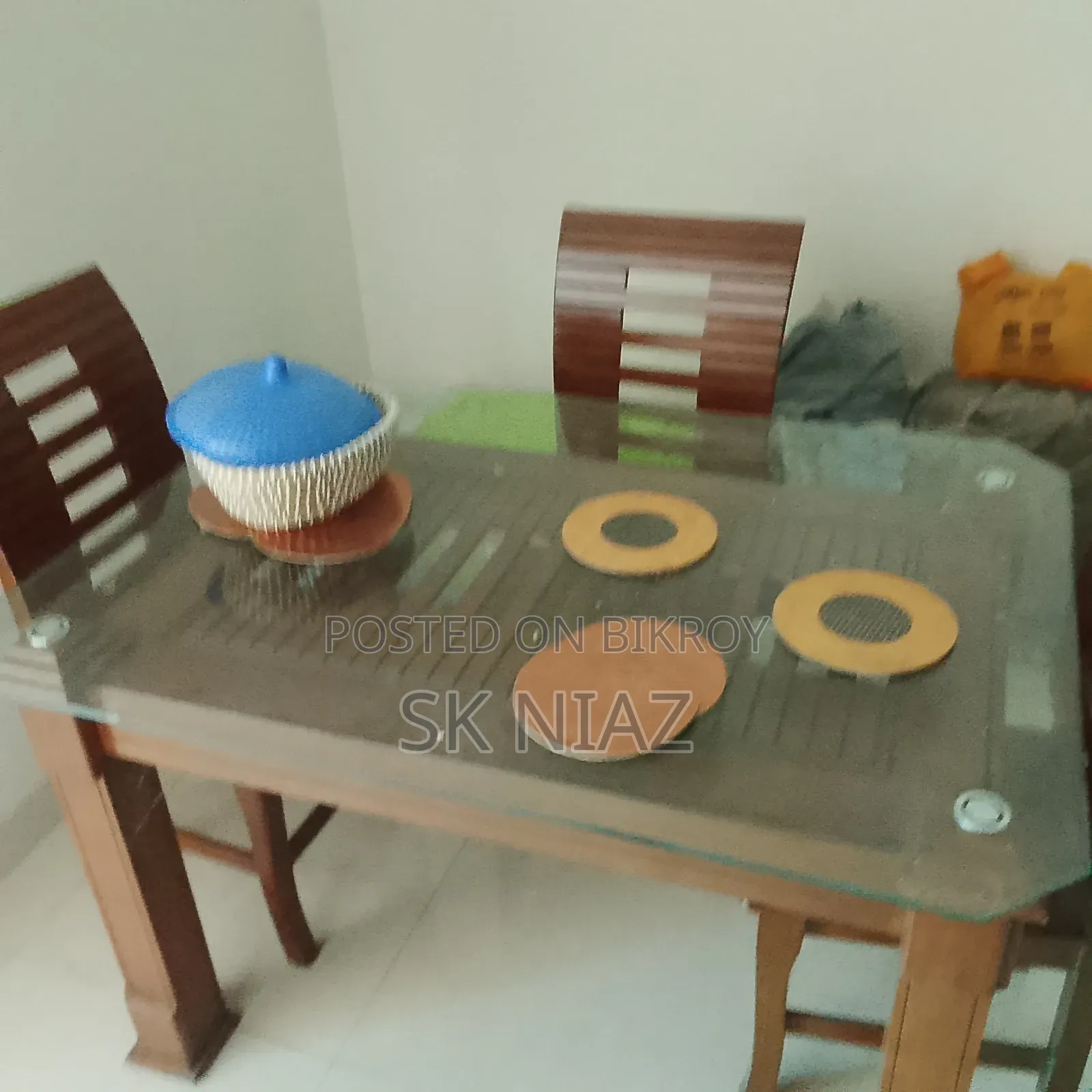 ডাইনিং টেবিল / ৪ চেয়ার