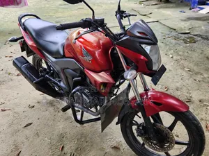Honda CB 2014 Red