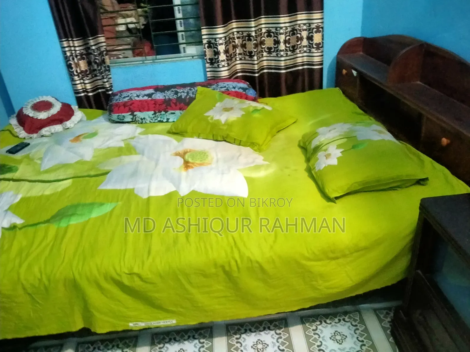 খাট ৫×৭ মেহেগুনি কাঠের বানানো