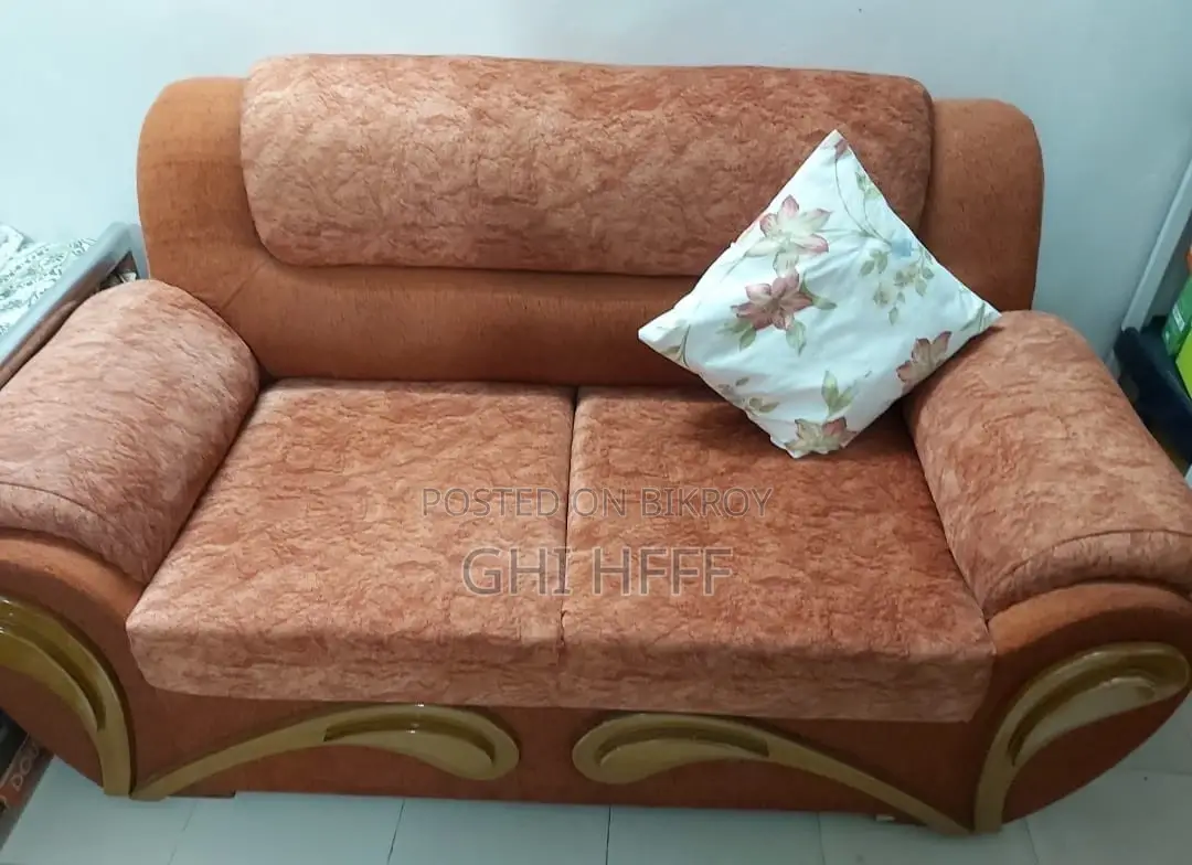 অফিসের প্রিমিয়াম আসবাবপত্র বিক্রি হবে