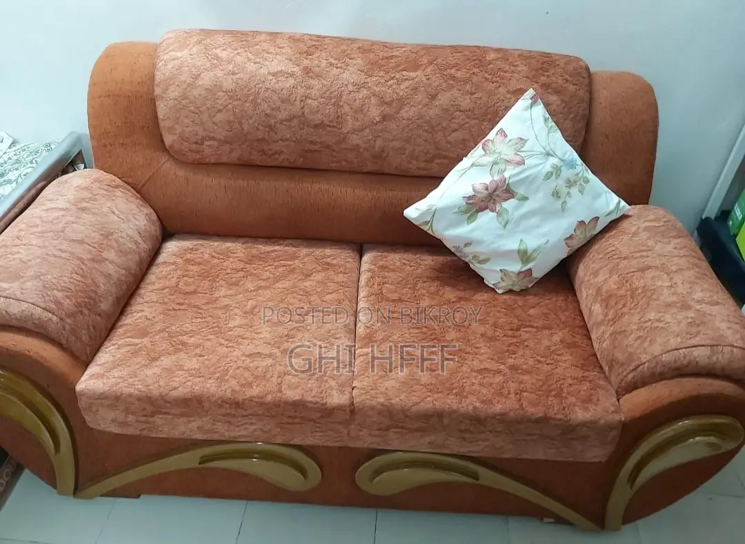অফিসের প্রিমিয়াম আসবাবপত্র বিক্রি হবে