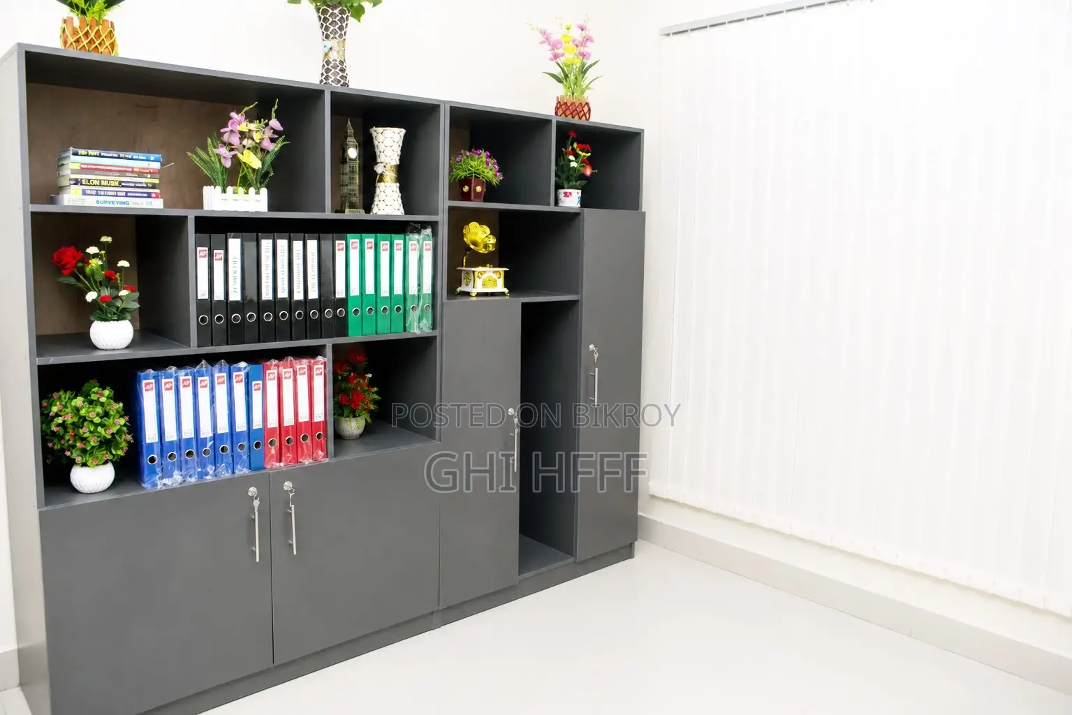 অফিসের প্রিমিয়াম আসবাবপত্র বিক্রি হবে