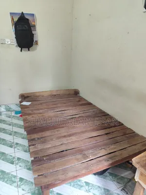 পড়ার টেবিল ও খাট