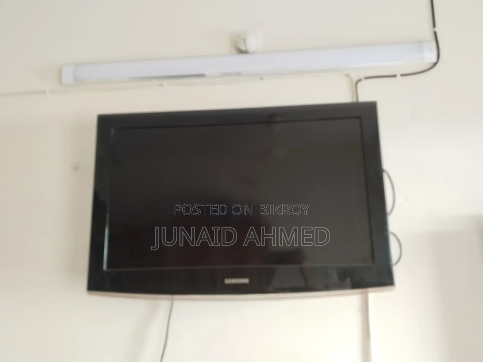 একটি Samsung টিভি বিক্রি হবে।