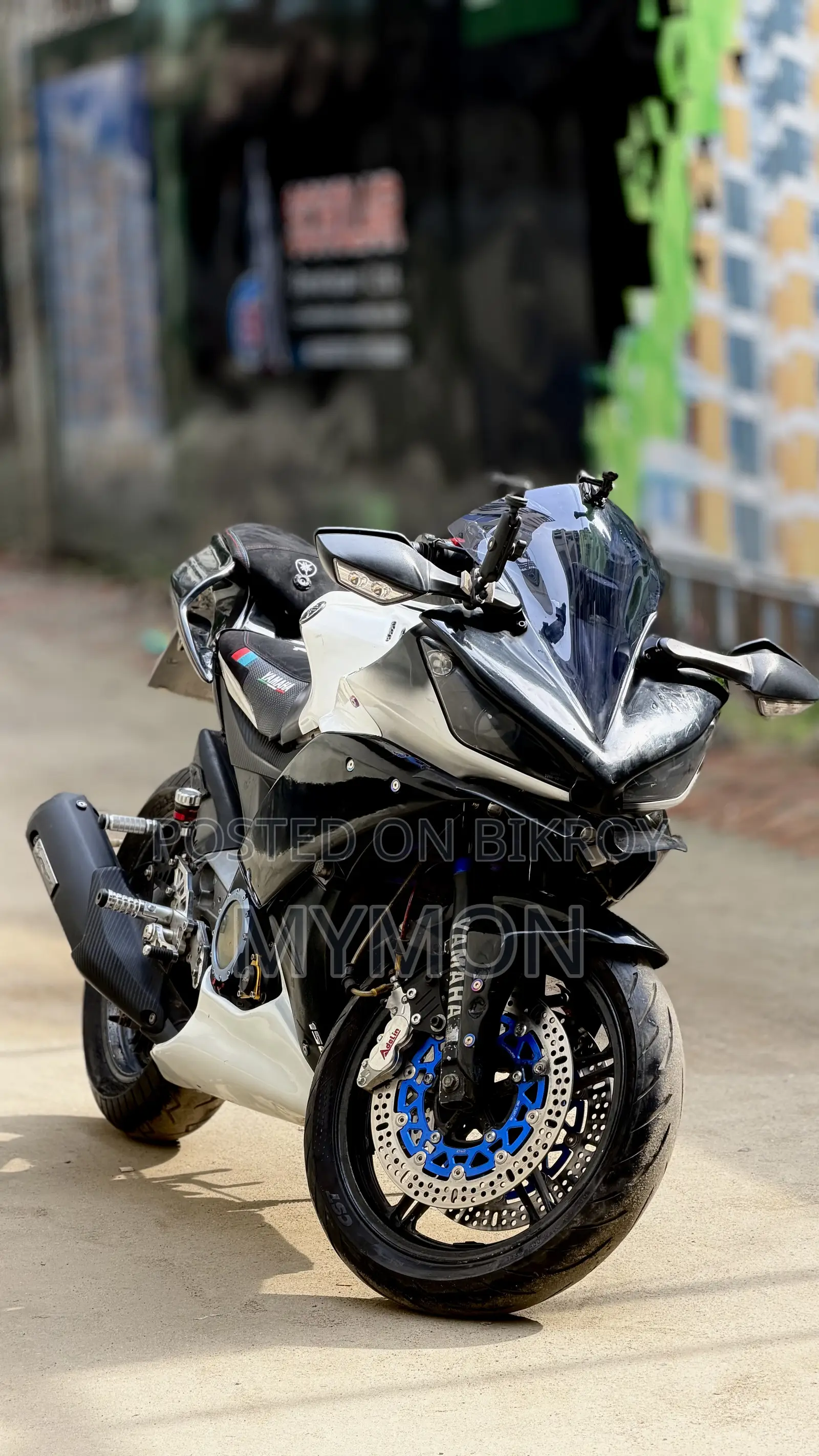 Yamaha R15 V3 2016