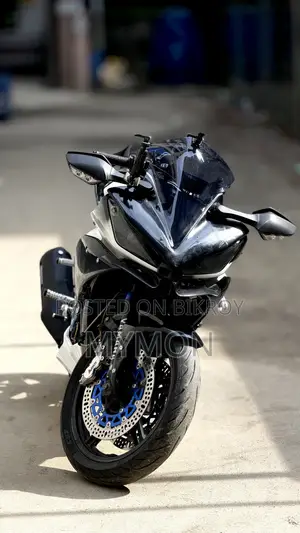 Yamaha R15 V3 2016