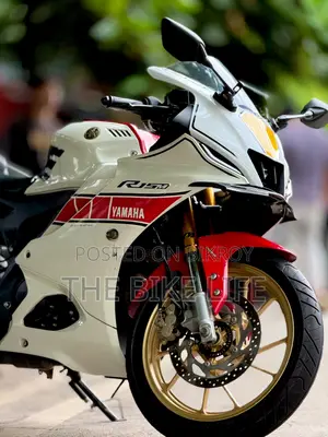 Yamaha R15M 2025 White