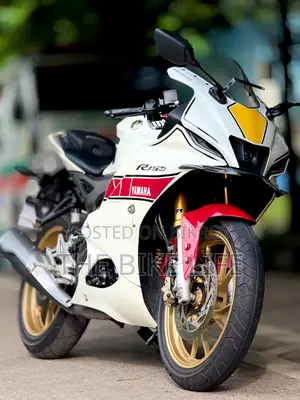 Yamaha R15M 2025 White