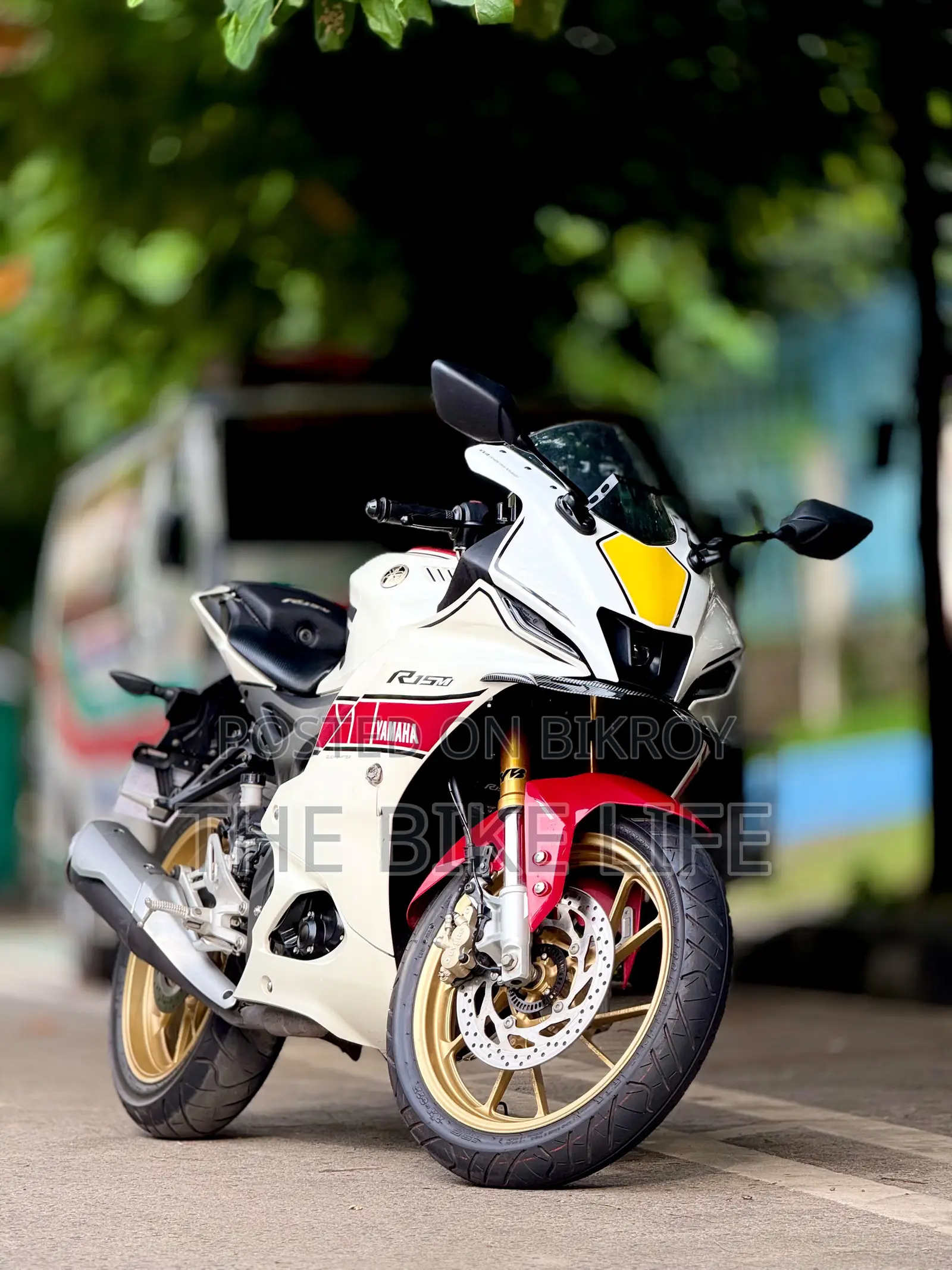 Yamaha R15M 2025 White