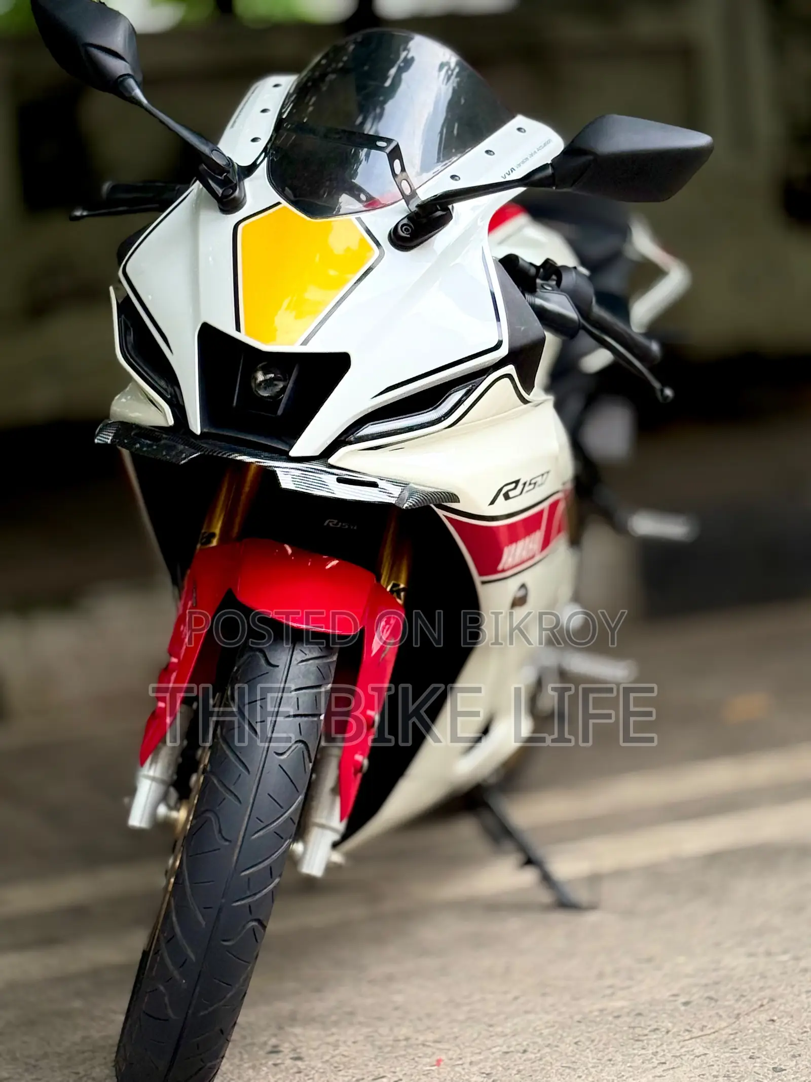 Yamaha R15M 2025 White