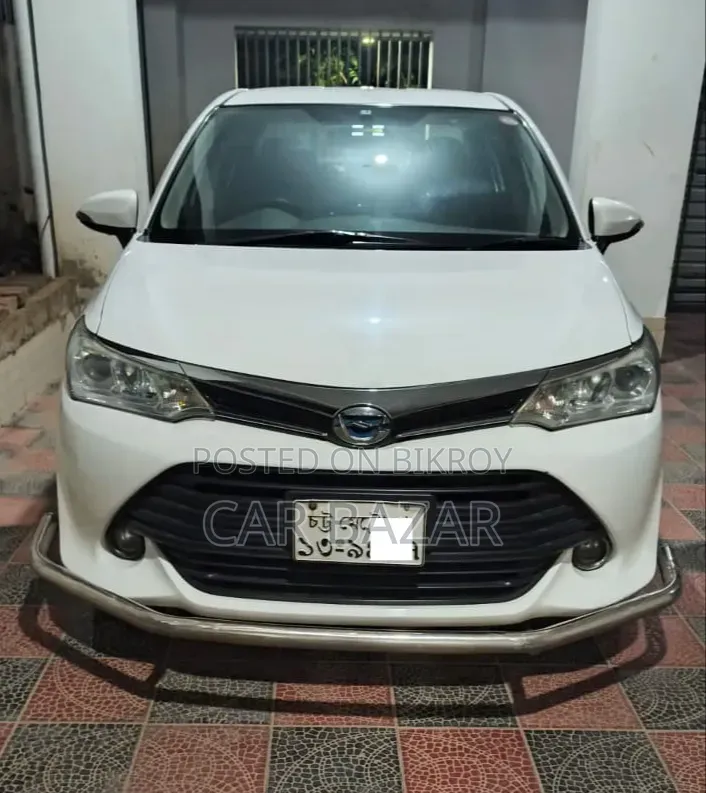 Toyota Axio 1.5 Hybrid 2WD 2015 White
