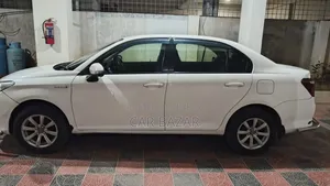 Toyota Axio 1.5 Hybrid 2WD 2015 White
