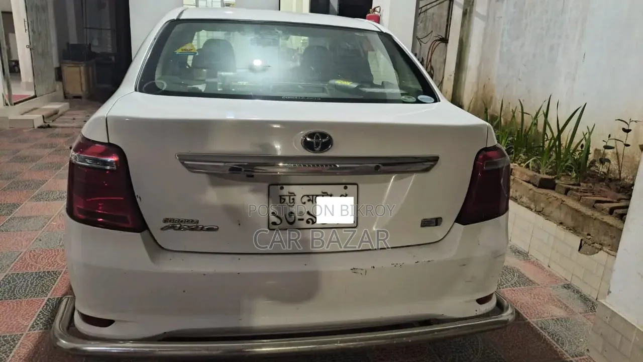 Toyota Axio 1.5 Hybrid 2WD 2015 White