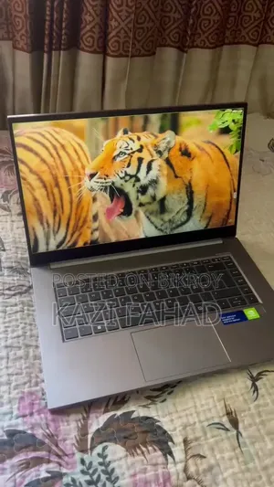 Laptop HP Zbook Studio G7 32GB Intel Core i7 HDD+SSD 512GB