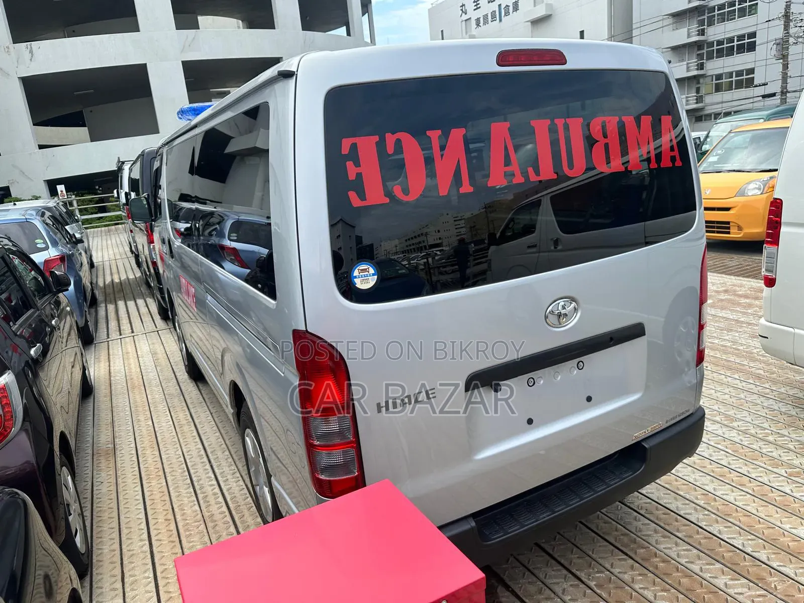 Toyota HiAce 2021 Silver