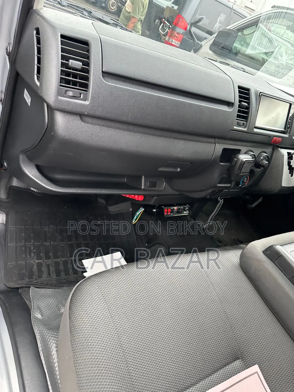 Toyota HiAce 2021 Silver