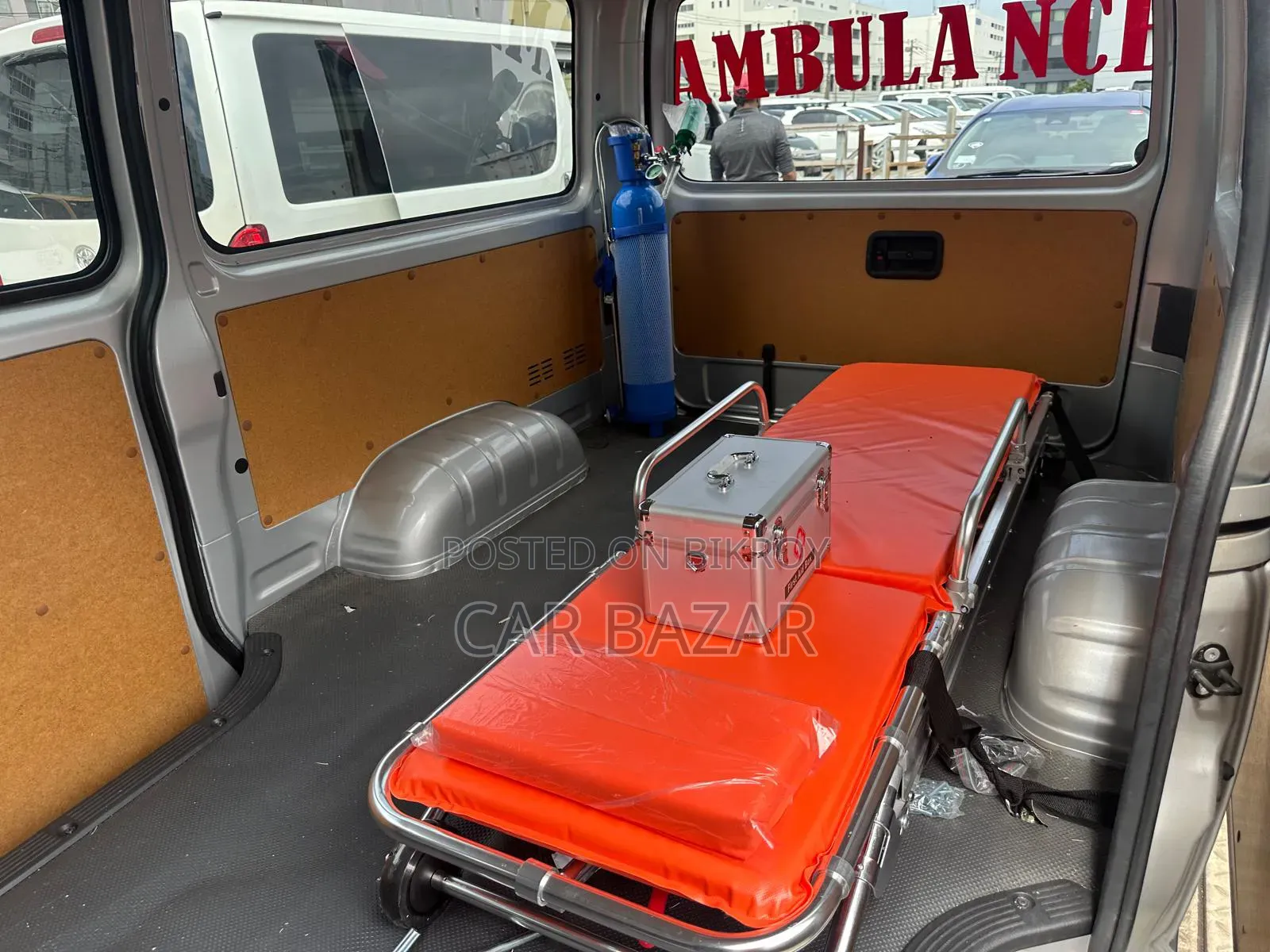 Toyota HiAce 2021 Silver