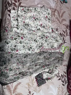 I Want to Sell This Dress
