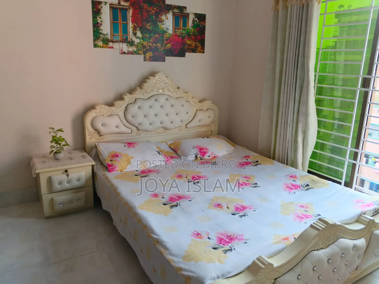 Queen Size Bed+ Side Drawer