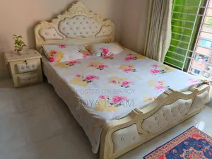 Queen Size Bed+ Side Drawer