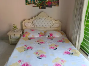 Queen Size Bed+ Side Drawer