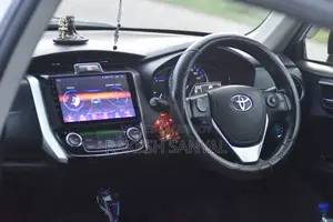 Toyota Corolla Fielder 1.5 Hybrid FWD 2016 Silver