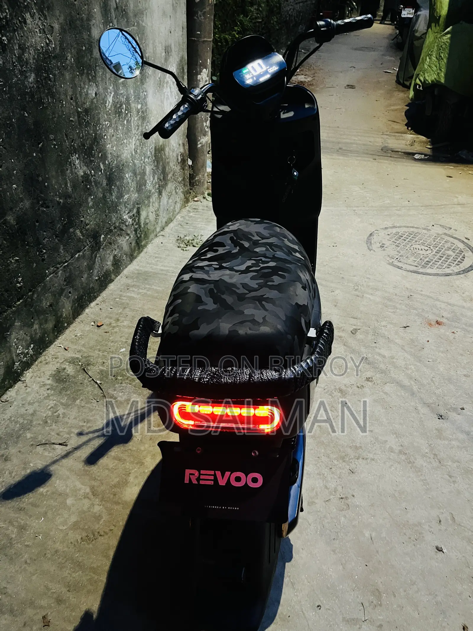 Revoo A10 2025 Black