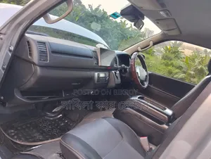 Toyota HiAce 2019 Silver
