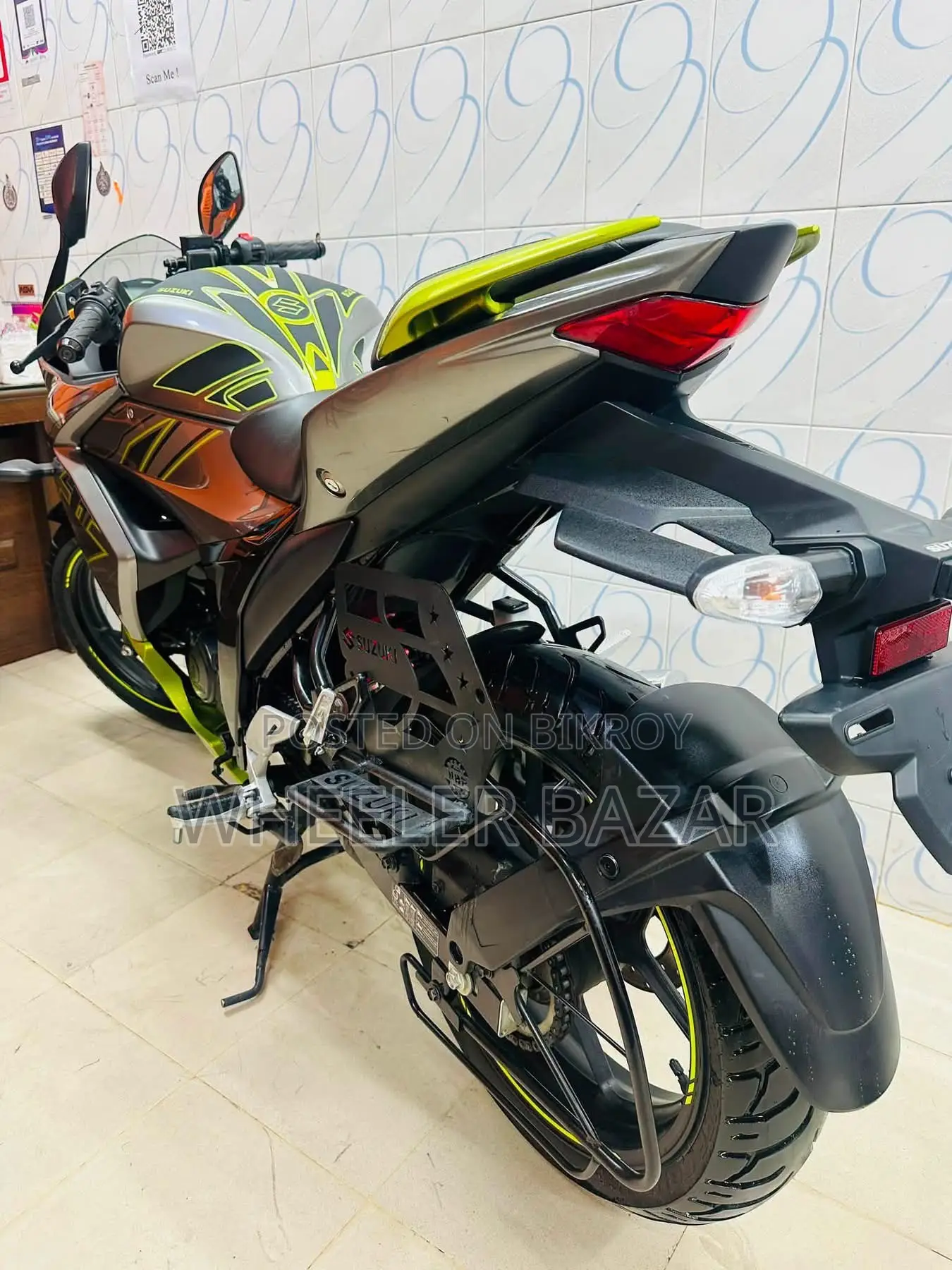 Suzuki Gixxer SF 2025 গ্রিন