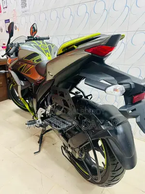 Suzuki Gixxer SF 2025 গ্রিন