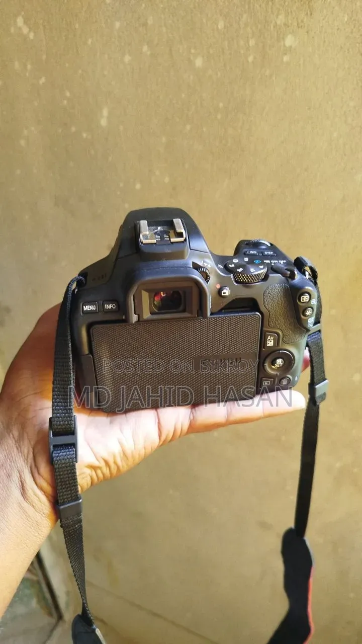 ডিএসএলআর ক্যামেরা Canon 250d এবং 50mm Lence বিক্রি করা হবে