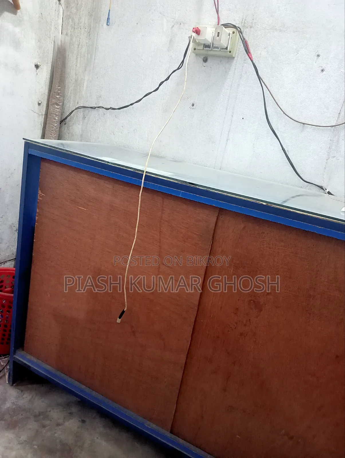 দোকান এ ব্যবহার করি পড়ে আছে এখন
