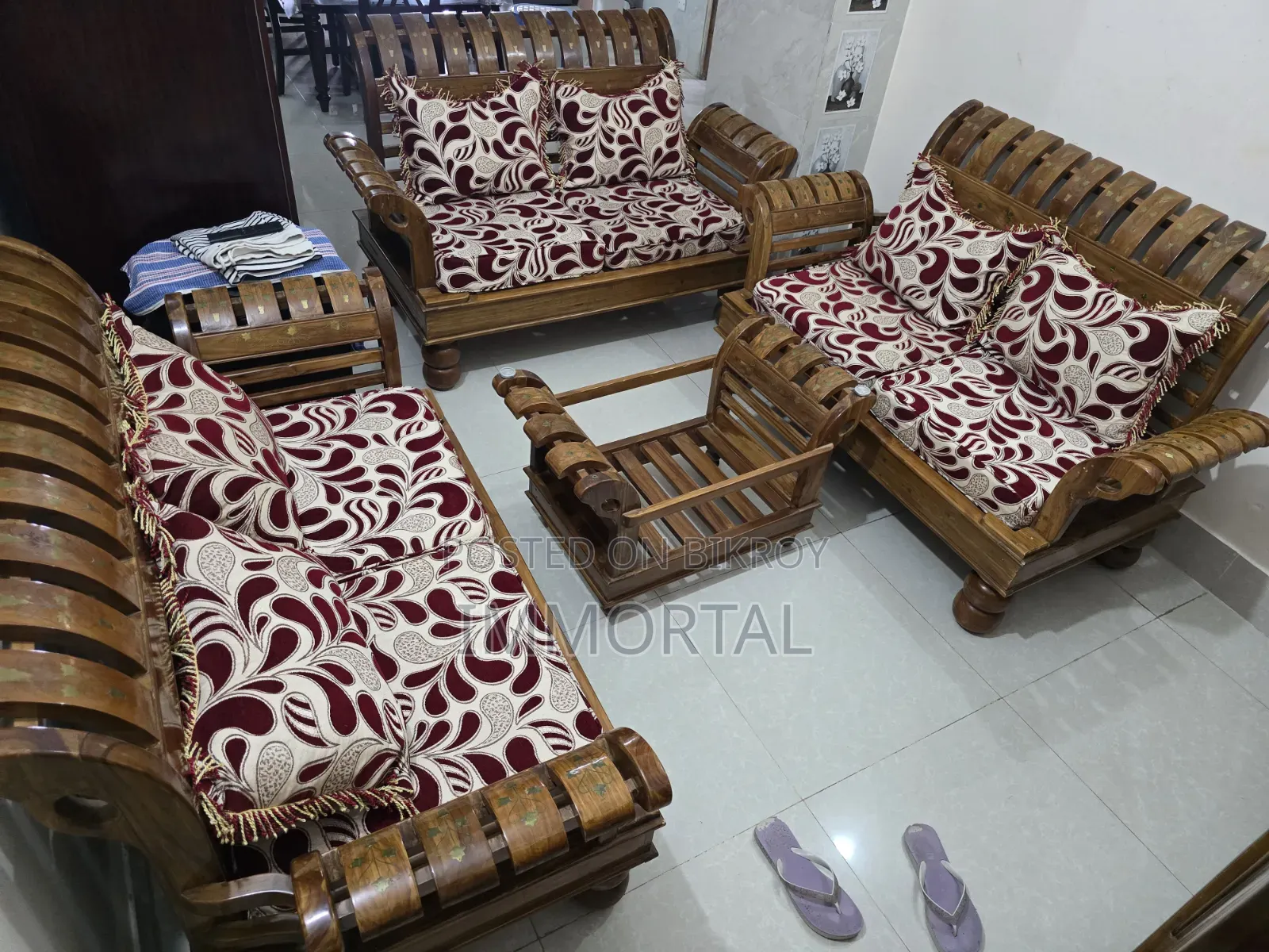 Sofa Segun Kath Er Set 2x2x2 Plus Tea Table